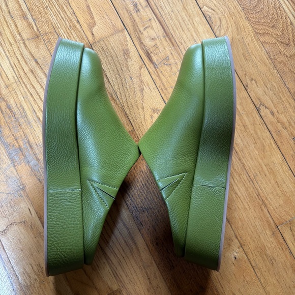 Intentionally blank risen platform mule in olive green size 9 - worn 2x - Picture 5 of 8